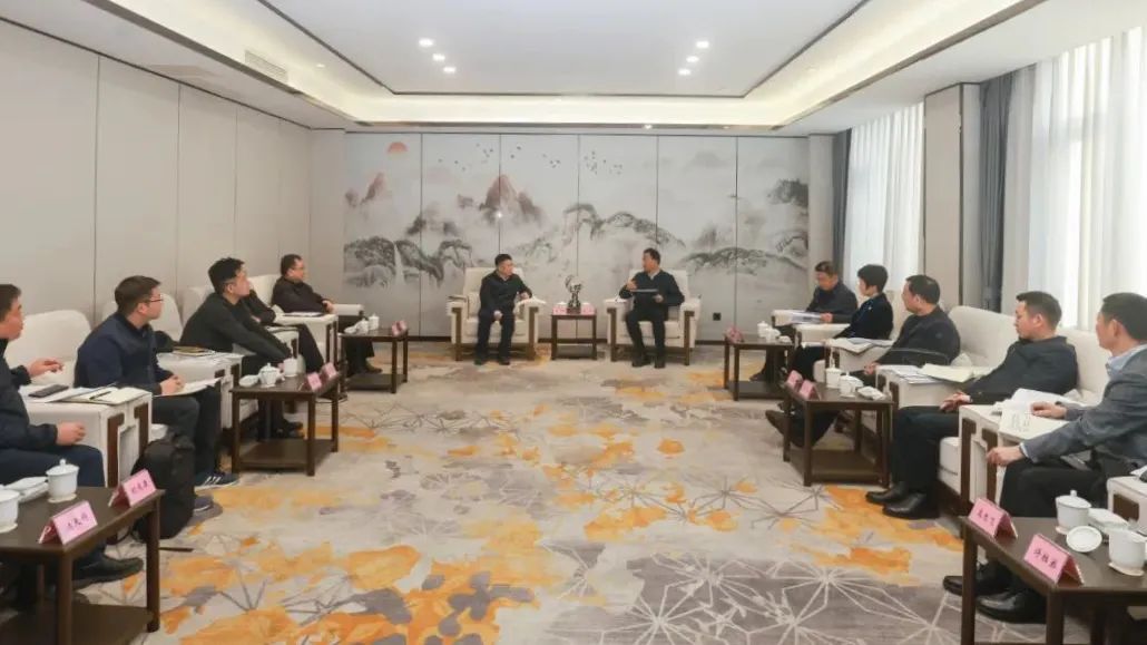 省尊龍凱時(shí)集團(tuán)領(lǐng)導(dǎo)率隊(duì)赴樂山市座談交流